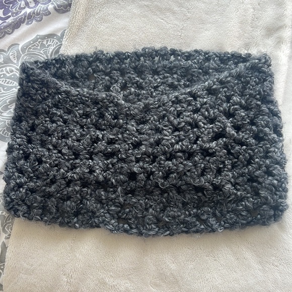 Handmade Knitted Infinity Scarf - Picture 1 of 3